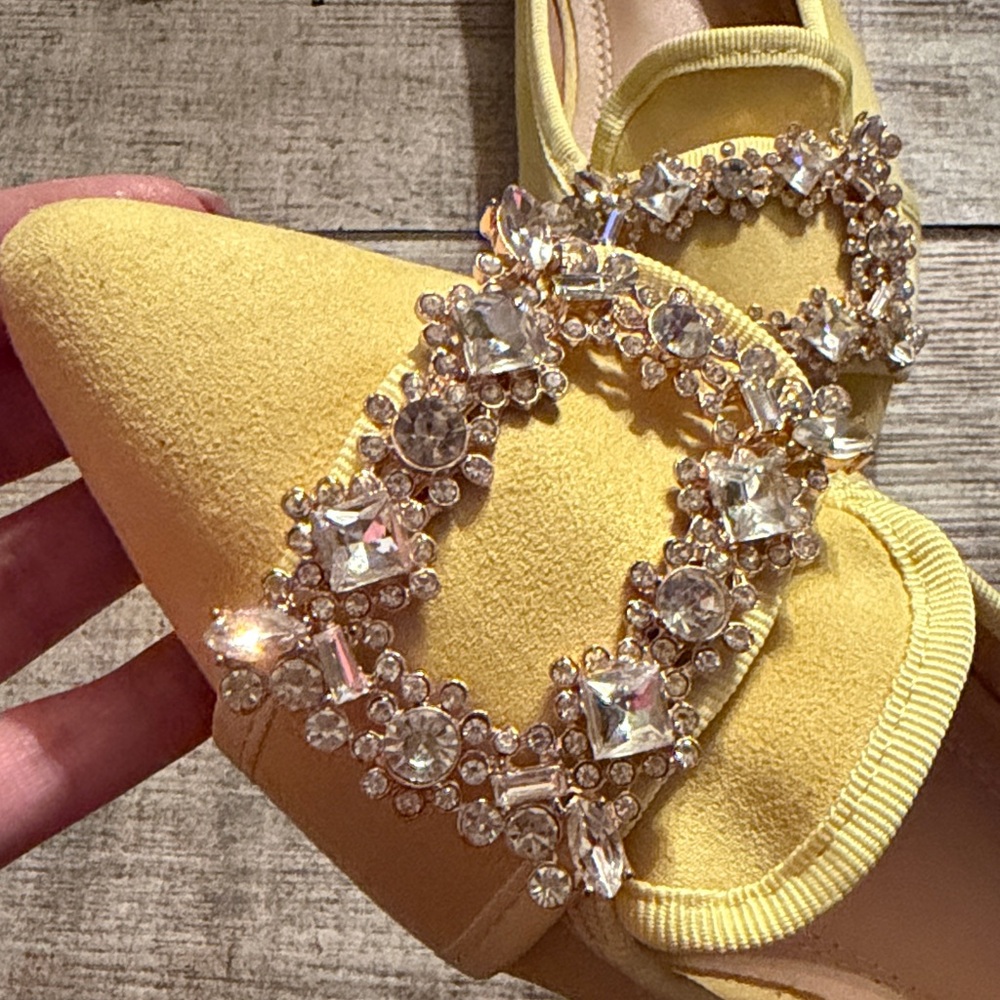 Chase + Chloe Yellow Embellished Women's Flats - Picture 4 of 6